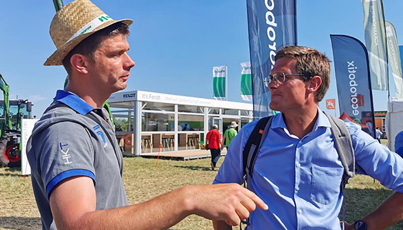 Pierre-Etienne Bru, inspecteur de culture et Thomas Nuytten, directeur betteravier