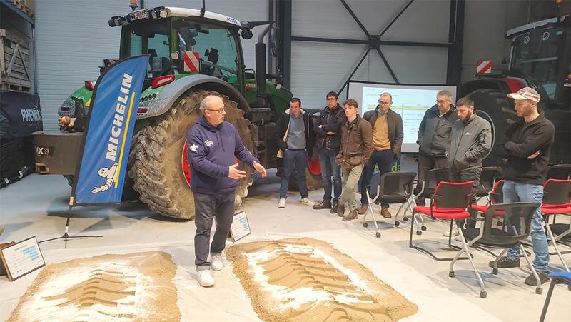 Les conseils de Michelin pour limiter le compactage du sol : avoir la roue la plus grande et la plus large possible.