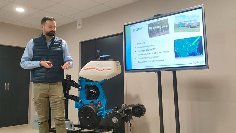 Présentation du Precision Planting par Raphaël Delandes, référent nouvelles technologies chez Latitude GPS.