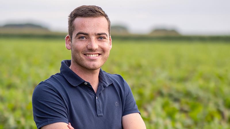 Clément Bunias, ingénieur en charge de la ferme d’Étrépagny de Saint Louis Sucre.